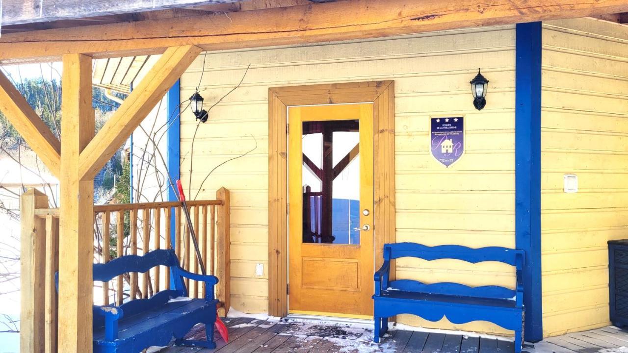 La Vieille Ferme ; l'Écogîte un loft campagnard Saint-Fulgence Exterior foto